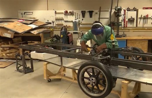Schools rule! Okemos High School students build solar-powered race car for competition