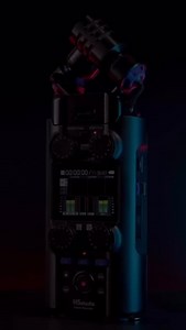 𝗖𝗛𝗘𝗚𝗢𝗨!!!! 📢 Zoom H5 Studio — O Home Studio que Cabe na Sua Mão Se você grava podcast, voz, guitarra, violão, bateria, shows ao vivo ou cria conteúdo no dia a dia… 💥 o Zoom H5 Studio é simplesmente a arma definitiva para qualquer criador! 🎛 Por que ele é tão poderoso? 🔹 Grava até 4 canais simultâneos — ideal para entrevistas, podcasts ou captação multitrack. 🔹 Cápsula intercambiável — troque o microfone conforme a situação: XY, shotgun, cápsulas extras… versatilidade total. 🔹 Pré-amp