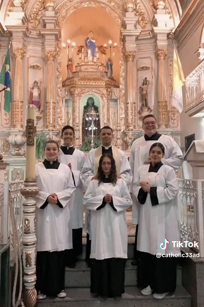 Catholic vs Christian: Understanding the Distinction