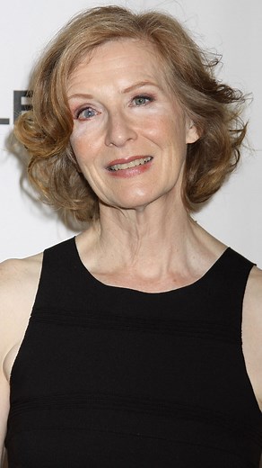 Happy 72nd Birthday Frances Conroy – The Queen of Grace & Mystery 🎭 #FrancesConroy #HappyBirthdayFrancesConroy #HollywoodStar #birthdaycelebration #fblifestyle | Vickey Bauman