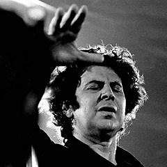 Anthony Quinn ("Zorba the Greek") dances with Greek composer, Mikis Theodorakis (1925-2021. RIP Anthony Quinn (1915-2001) memoryeternal Rest in Peace! 🙏 #mikistheodorakis | Greek City Times