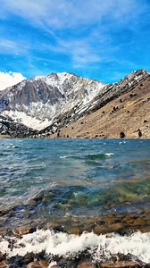 📍 Convict Lake en California es un excelente lugar para visitar este verano en Familia. Excelente para realizar perca, acampar, andar en kayak, senderismo y mas. #fishing #kayak #hiking #convictlake #monocounty #elviajedekarla #roadtrip #adventure #losangeles #california #adventure #travel #travelphotography #sunnyday #summer | Karla Castillo