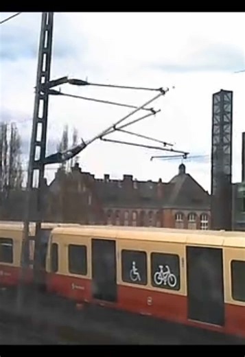 Keychain Camera Review: Tiny Yet Fun for Trips