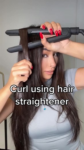FINALLY I can curl with my straightener!!!!! Save this and try it 😮‍💨 #hair #hairstyle #hairtok #hairtutorial #easyhairstyles #easyhair #curlinghair #hairstraightener #hairhack #hairtutorials