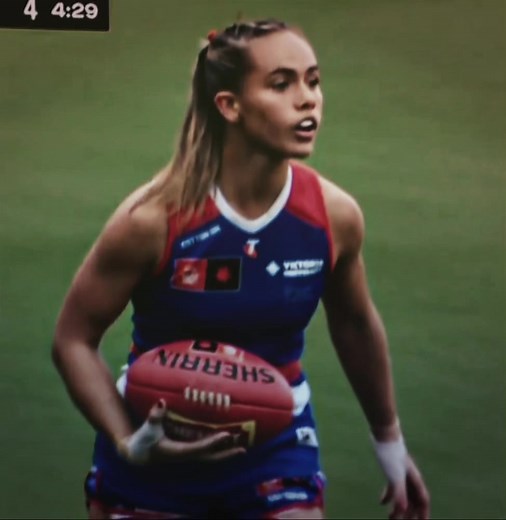Jasmyn Smith AFLW Bulldogs Edit