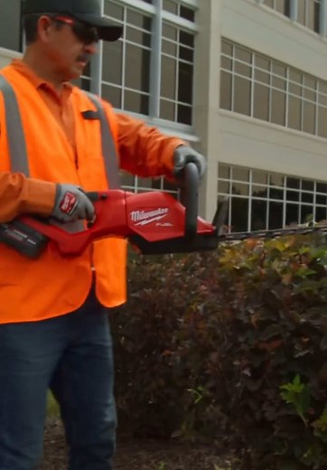 Milwaukee M18 FUEL™ Hedge Trimmers: Power for Professionals