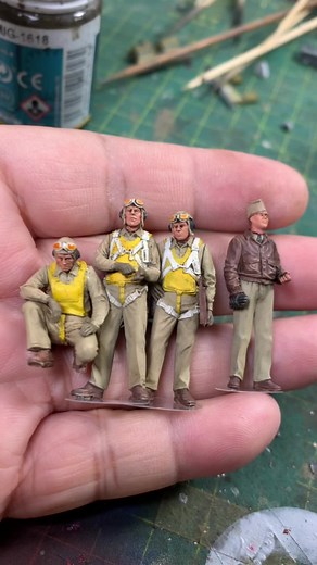 1/48 US Pilots for WW2 Aircraft models #usnavy #pilot #paintedminiatures #ww2pilot #hellcat #wwii #ww2 #probuiltmodel #scalemodel #modelkit #militarymodel