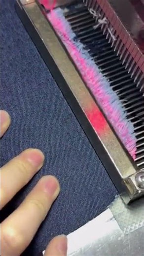 Satisfying Speed! High-Tech Knitting Machine with Laser Guidance!
