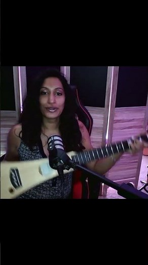 Sadia De Selecta reviews the Martin Backpacker #shorts #Martin #MartinGuitar #Guitars #guitarreview