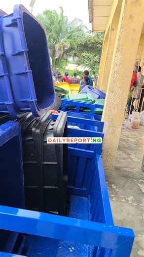 #POV: Items Inaugurated for the Ogulagha Community Integrated Waste Management Scheme The initiative sponsored by the Godfrey Tare Pondi Educational Foundation, was spearheaded by Secretary of the Foundation, Victor Isereke #ProjectKeepOgulaghaCleanAndGreen #Ogulagha #DailyReport | Dailyreport.ng