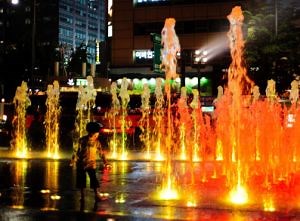 [Hot Item] Big Size LED Light Floating Fountain for The Lake or Pool