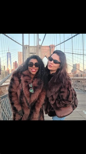 Channelling our inner mob wives 💎 #newyorkcity #brooklynbridge #nyc #chasingsunsets