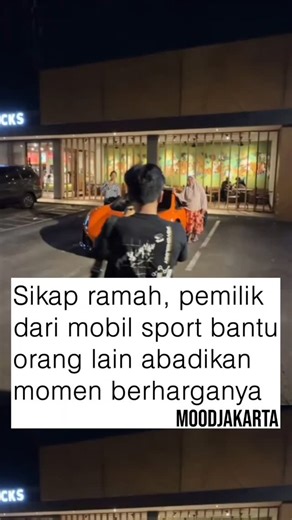 JAKARTA FOLKMOOD MEDIA on Instagram: "Seorang pemilik mobil sport dengan ramah membantu orang lain mengabadikan momen bahagianya di samping kendaraan tersebut. Aksi kecil ini menuai perhatian warganet, karena menunjukkan bahwa kebaikan dan empati bisa hadir dari siapa saja, tanpa memandang latar belakang. [📸tt/japtry]"
