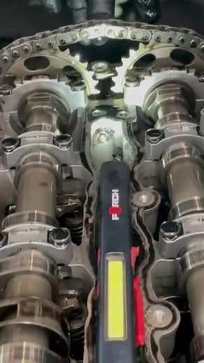 8.1K views · 19 reactions |  Mercedes C-Class 2018 – distribuție...