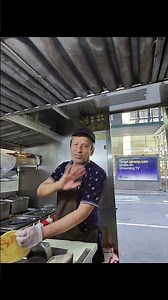 Ordering a bacon egg n cheese 🍳🥓 at Indian food cart😭😂 #nyc #indianfood #foodcart #fyp #viral