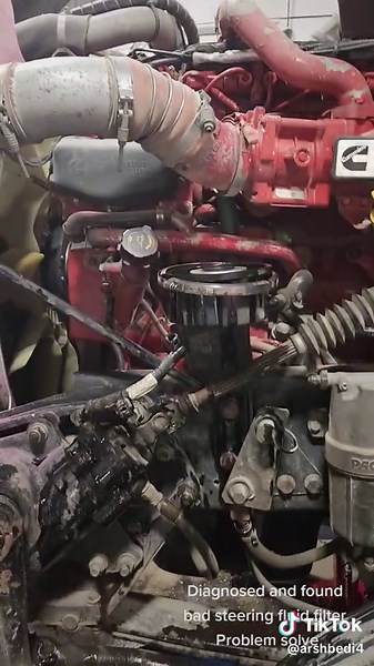 Troubleshooting Hard Steering Wheel in Kenworth T680 Truck