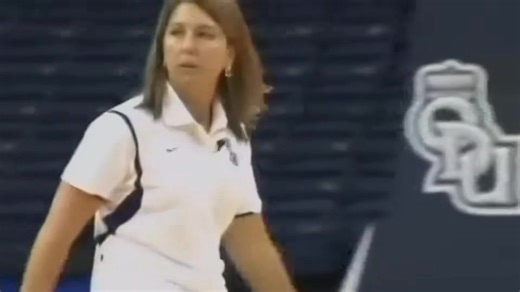 Heading into to the New Year and reflecting on lots of highlights/ milestones in 2025 this definitely is at the top this past year when Nancy Lieberman spoke on my behalf during my 7th Hall of Fame induction with Virginia Lower Peninsula Hall of Fame 2025. Her message & tribute to me on video during the ceremony will forever be tattooed in my heart forever 🫶 #10 #NancyLieberman 🐐 🏀 🙏 #gratefulheart #thankfulgratefulblessed #highlightforlife | Karen Barefoot