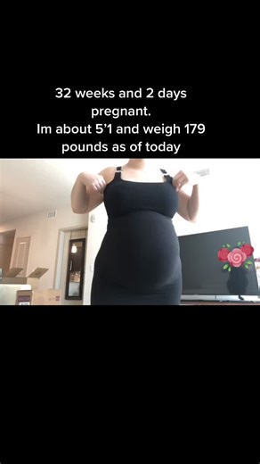 Maternity Fashion: 32 Weeks Pregnant with Aesthetic Baby Bump