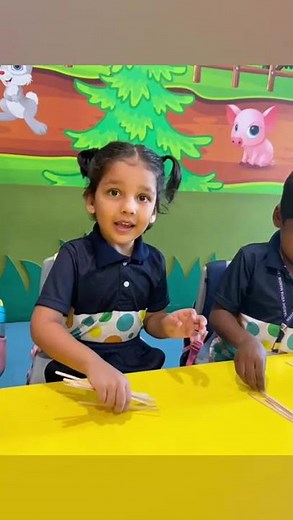 LKG B Bundle counting helps kindergarteners understand place value by visually grouping ten items