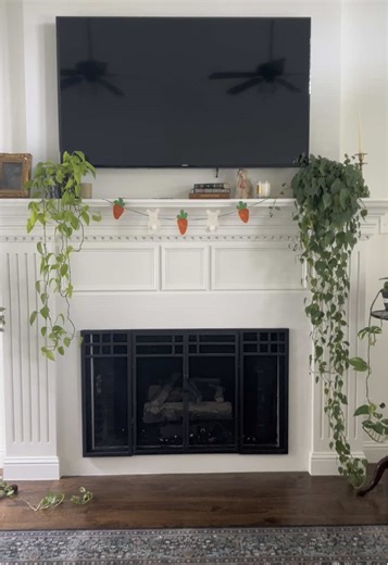 DIY Easter garland #diy #easter #decor #spring #garland #carrots #bunny