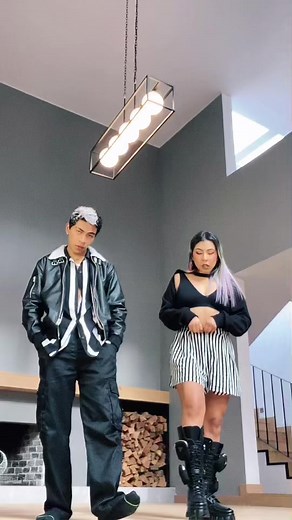 Besos en Secreto: Momentos Íntimos con Chiccolatt y Nenavil