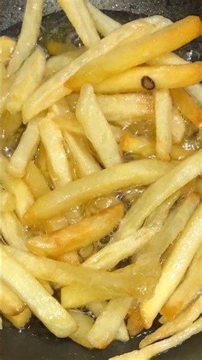 Restaurant Style Crispy French fries 🍟 #shortsfeed #food #fries #pototofries #cooking #shortsviral