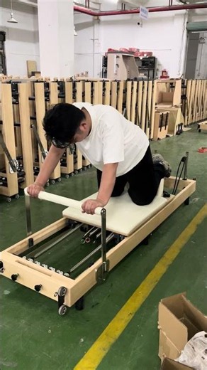 Can a Foldable Pilates Reformer Hold 115kg? Hardcore Factory Test #pilatesreformer