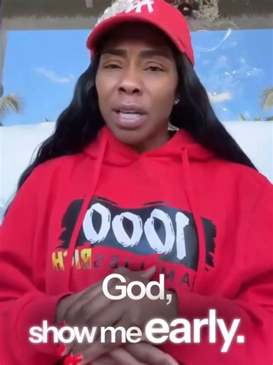 Discernment is a gift. Not everyone who walks with you is meant to stay. Sometimes God removes people for your protection and growth. What feels like loss is often redirection. When someone no longer aligns with who you’re becoming, trust that God sees what you can’t. Let go without guilt. Make room for what’s next. What’s for you will find you—and stay. Join Dr. Wellington’s Community 💫 www.GirlHoldMyHand.com