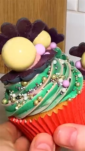 132K views · 205 reactions | Enjoy your summer with sea shell cupcakes!  | Twisted | Facebook