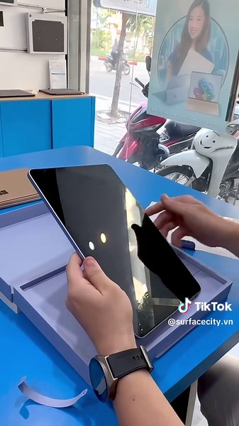 Khám Phá Tím Mộng Mơ Tại Surface Pro 12 Inch