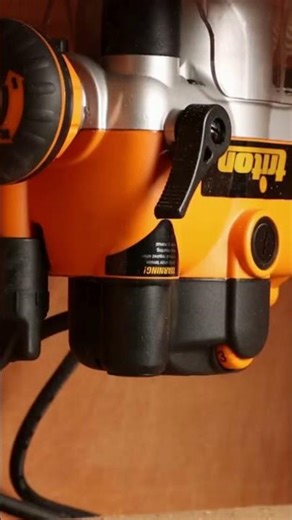 Triton Router w/ Built-In Lift