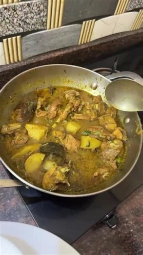 😍 #desichicken #roti 😍 #desichickencurry #yummyfood