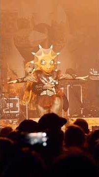 Wir sind auf Tour und machen wieder Quatsch mit euren Kids 😁🤘🦖 #Kinderkonzert #Rockkonzert