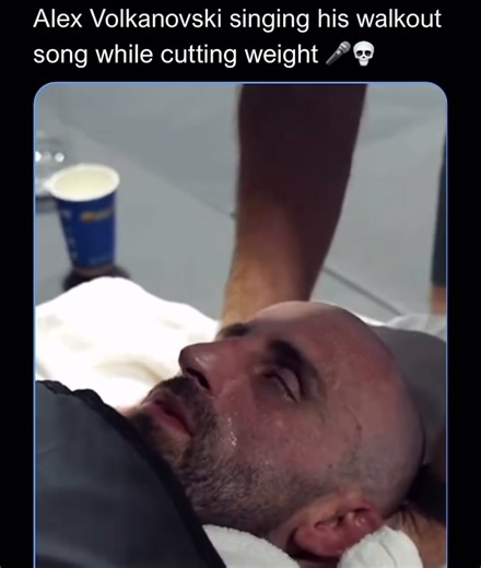 Alexander Volkanovski Sings Walkout Song During Weight Cut