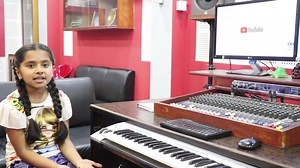 खाजा खन दिएको पैसाहरु सगालेर अशोक दर्जीलाई सहयोग गर्न आउने यि नानुलाई धेरैै२ धन्यबाद छ । बहिनीको जस्तै पबित्र सहयोगी भावना हरेक मानसमा हुन जरुरी पनि छ । | NEPAL News