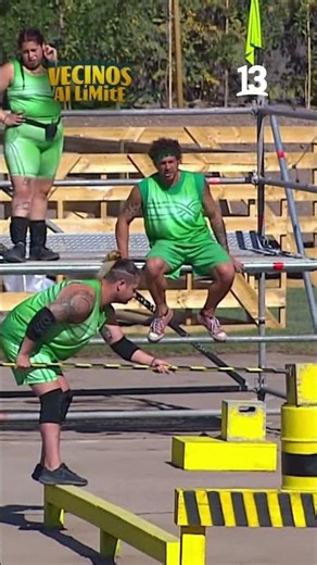 Pastorino bothers Princeso to distract him from the competition 👀 #NeighborsToTheLimit 🏠