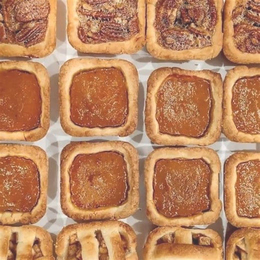 2.5K views · 13 reactions | ❄The Portage Holiday Market is open TODAY from 11 AM to 3 PM at Portage Parks & Recreation. ✨Join us for a holiday shopping event you won't want to miss! Shop gourmet foods to grace your Thanksgiving table, as well as a large variety of gifts to choose from. | The City of Portage MI | Facebook