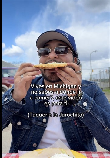 Vives en Michigan y no sabes a dónde ir a comer?, este video es para ti. El día de hoy nos encontramos en @La_Jarochita_Taqueria, un grandioso food truck que nos encontramos en Detroit. Sin duda alguna valió la pena cada uno de los platillos que probamos, además de que cada uno fue cocinado en el momento 📍Lugar: 5545 Livernois, Detroit, MI 48210 🕰️Horario: Luned a domingo 8:30 am a 9:00 pm No olvides seguirme y dejar en los comentarios que otro lugar debemos de visitar en Michigan #detroit #me