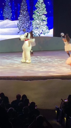 snoopy on ice 🩵#knottsberryfarm #snoopy #diva #fypシ #snoopychristmas | knotts berry farm