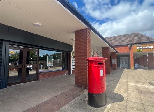 Bargain hunters rejoice as new charity shop opens in Lichfield
