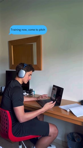 On the way for the training. 🏟️#siaacademy #socceracademy #viral #training #soccerlife