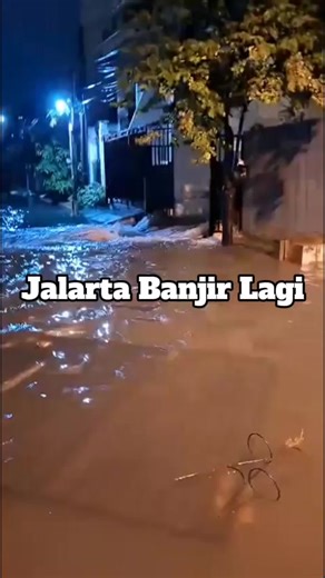 Jakarta banjir Lagi#banjir#hujanderas🌧🌩🌩🌩🌨 #banjirjakarta #jakarta #hujan