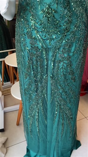 Brilhare Vestidos on Instagram: "Vamos fazer um vestido lindooo por aqui #vestidopedraria #vestidobordado #aluguelvestidos #formatura #2026"