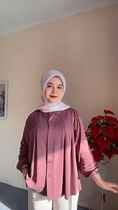 1.6K views · 115 reactions | SPILL OUTFIT ⬇️ Blouse l!nk bio no 294 Celana l!nk no 28 #Outfit #ootd #racunshopee #fyp | Puspitasari | Facebook