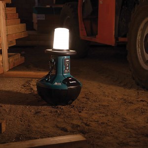 🔦 Light up your worksite with Makita 40VMax / 18V Upright Area Work Light - ML010G >> https://tinyurl.com/XGT-ML010G ; It comes with 5,500lm LED brightness, up to 13 hours runtime, IP54 dust & moisture resistance, and versatile power options (40V Max XGT, 18V LXT, or AC power). More info >> https://tinyurl.com/XGT-ML010G Where to buy >> https://tinyurl.com/MakitaAuthorisedDealer How would this powerful upright area work light improve your workspace?💡 #MakitaAustralia #WorkLight #LEDLighting #P