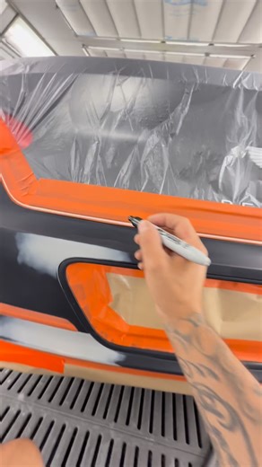 115K views · 4.3K reactions | How to blend without fade out thinners. At the end the number needed a bit more buff but just wanted to show you how you can get these blends easily. Yes it’s a Bentley and yes I blended R.L guys don’t bust my b.lls it’s not up to me so. . . . #refinisherkiller #albithepainter | Albert Kamberi | Facebook