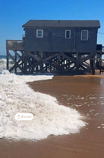 Hurricane Erin Approaches Cape Hatteras