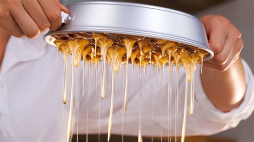 We can't get enough of these easy and useful kitchen hacks!