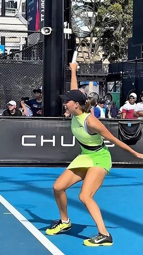 One Handed Backhand -Lilli Tagger #bh #tennis #backhand #slowmotion #onehanded #onehandedbackhand