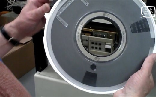 数字 DEC PDP-11 - 光盘包、磁带机和终端！